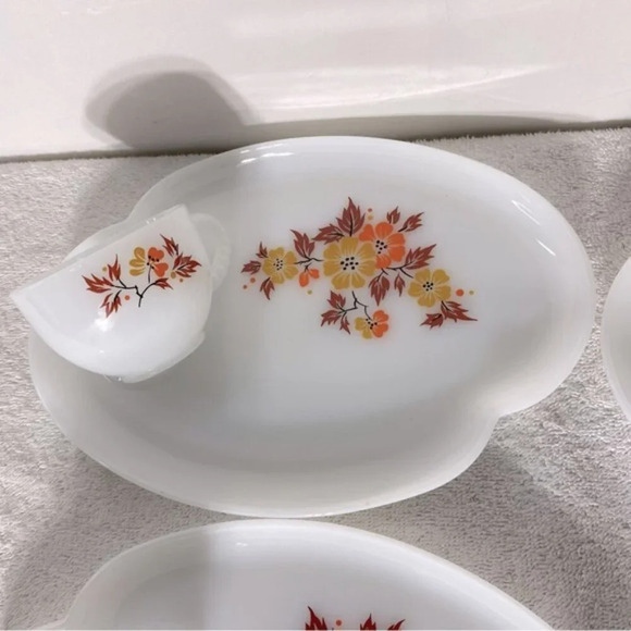 Vintage Federal  Milk Glass Autumn Blossom Tea Cups W Luncheon Plate Sets x4 - Picture 3 of 11